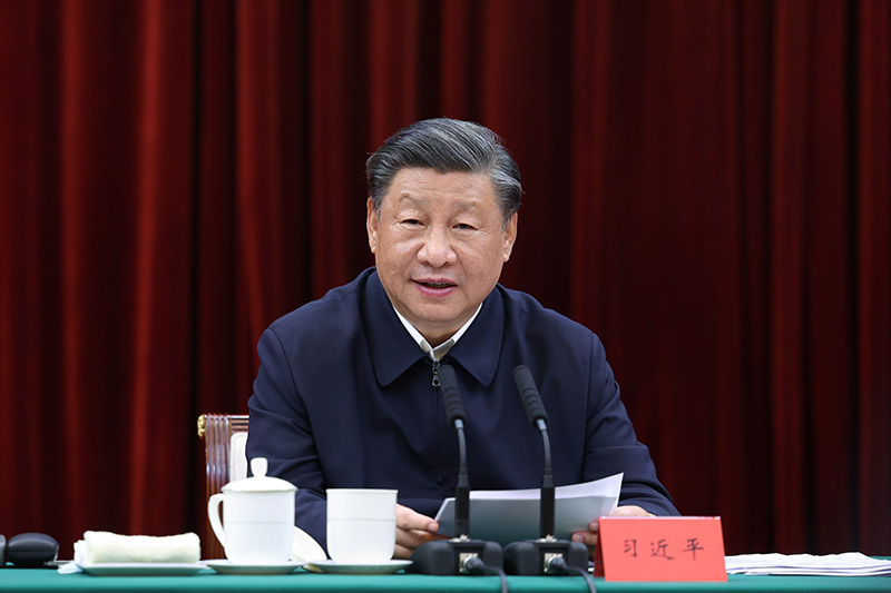2023年10月12日下午，中共中央總書記、國家主席、中央軍委主席習(xí)近平在江西省南昌市主持召開進(jìn)一步推動(dòng)長江經(jīng)濟(jì)帶高質(zhì)量發(fā)展座談會(huì)并發(fā)表重要講話。新華社記者 鞠鵬 攝