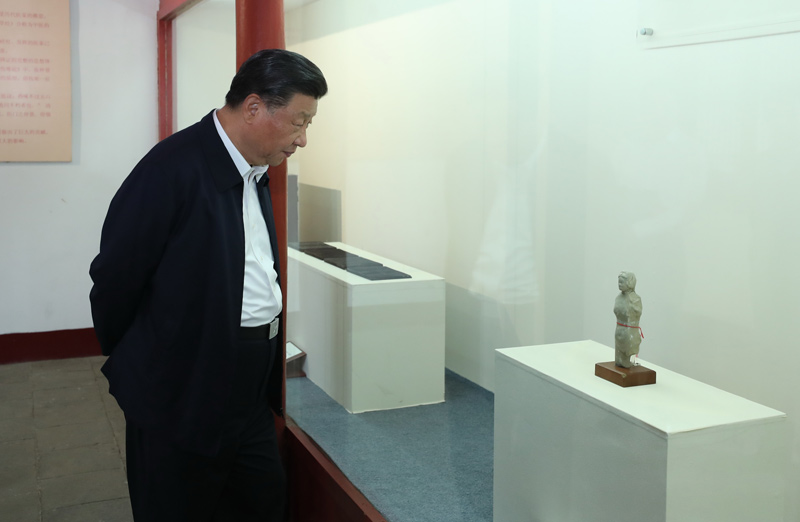 2021年5月12日，習(xí)近平總書(shū)記在南陽(yáng)市考察東漢醫(yī)學(xué)家張仲景的墓祠紀(jì)念地醫(yī)圣祠。 
